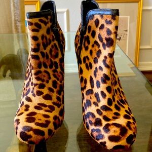Animal hair skinned booties 9.5